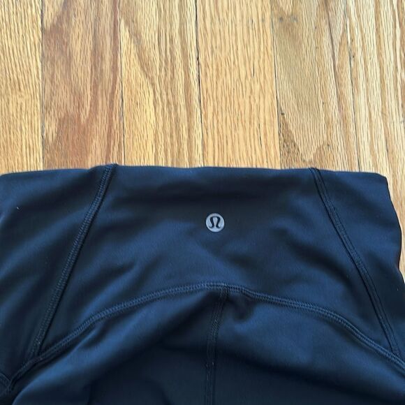 Lululemon Train Times Crop (17") Black great pre owned condition mesh detail - Picture 5 of 11